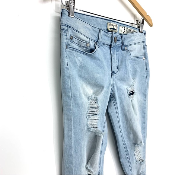 Indigo Rein Forever Stretch Light Wash Distressed Destroyed Capri Cuffed Jeans - Picture 3 of 16